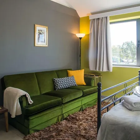 Apartment Chroma