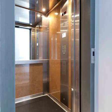 Chroma Apartment *