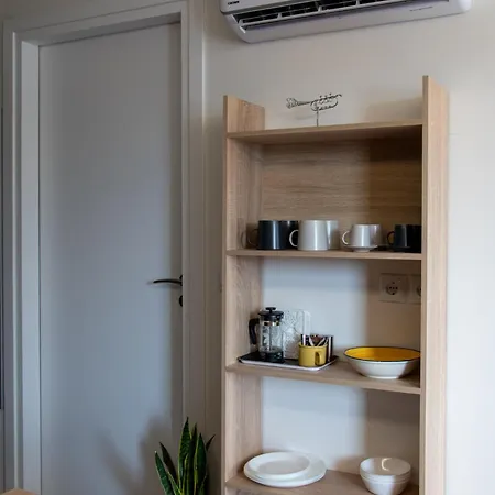 Chroma Apartment *